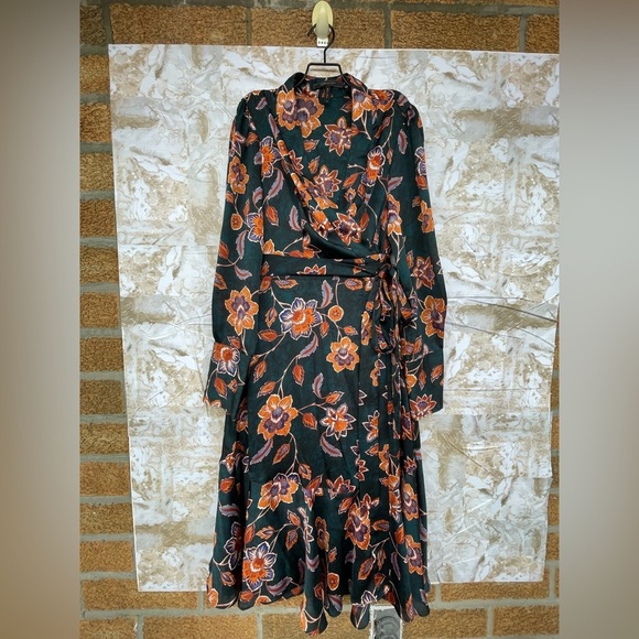 BCBGMAXAZRIA Floral Wrap Dress size medium - Picture 4 of 16